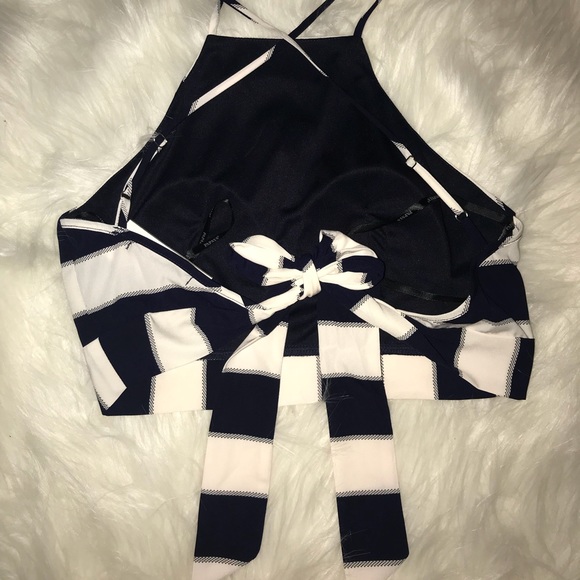 Crop top - Picture 2 of 2